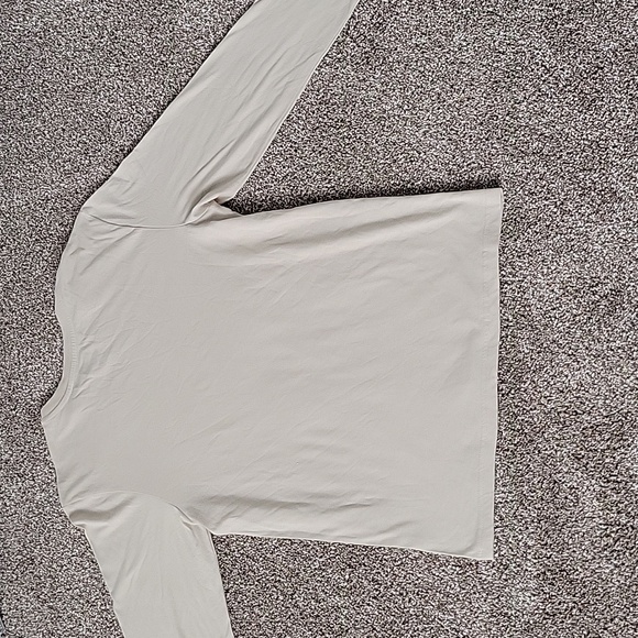 NWT regular fit crewneck long sleeve tshirt original Use - Picture 4 of 4